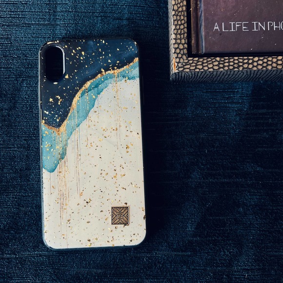 iPhone XR Case Blue Gold Colorblock Print NEW - Picture 1 of 3
